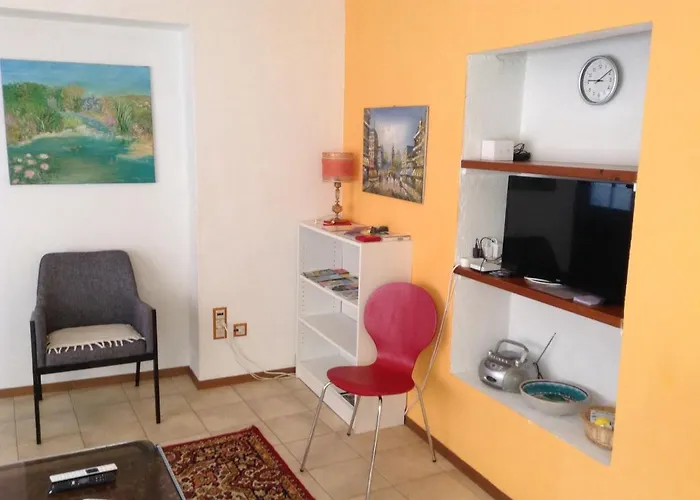 Verzaschina Holiday home *